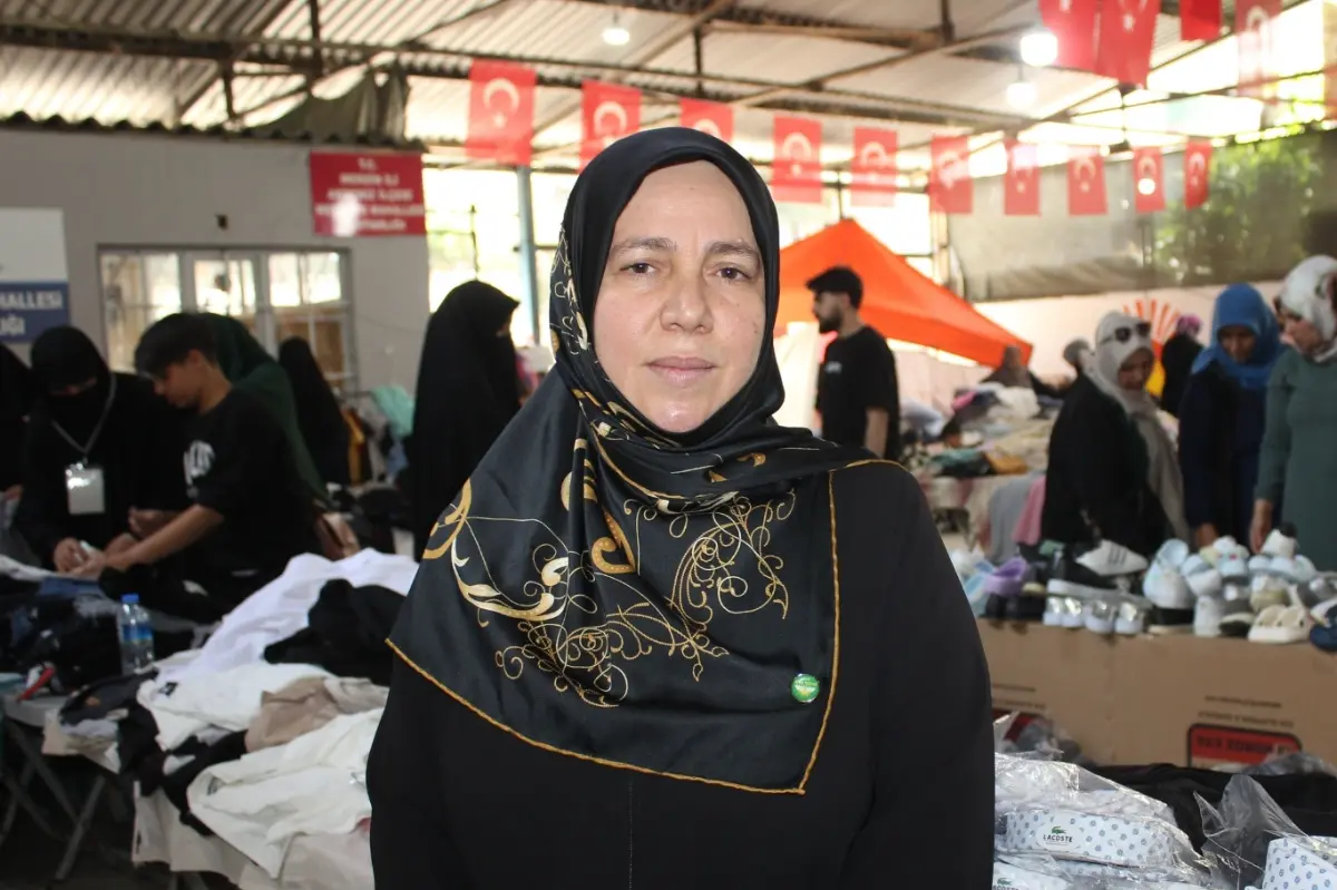 HÜDA PAR Mersin Kadın Kolları'ndan yetimler yararına düzenlenen kermese ziyaret galeri görseli 1