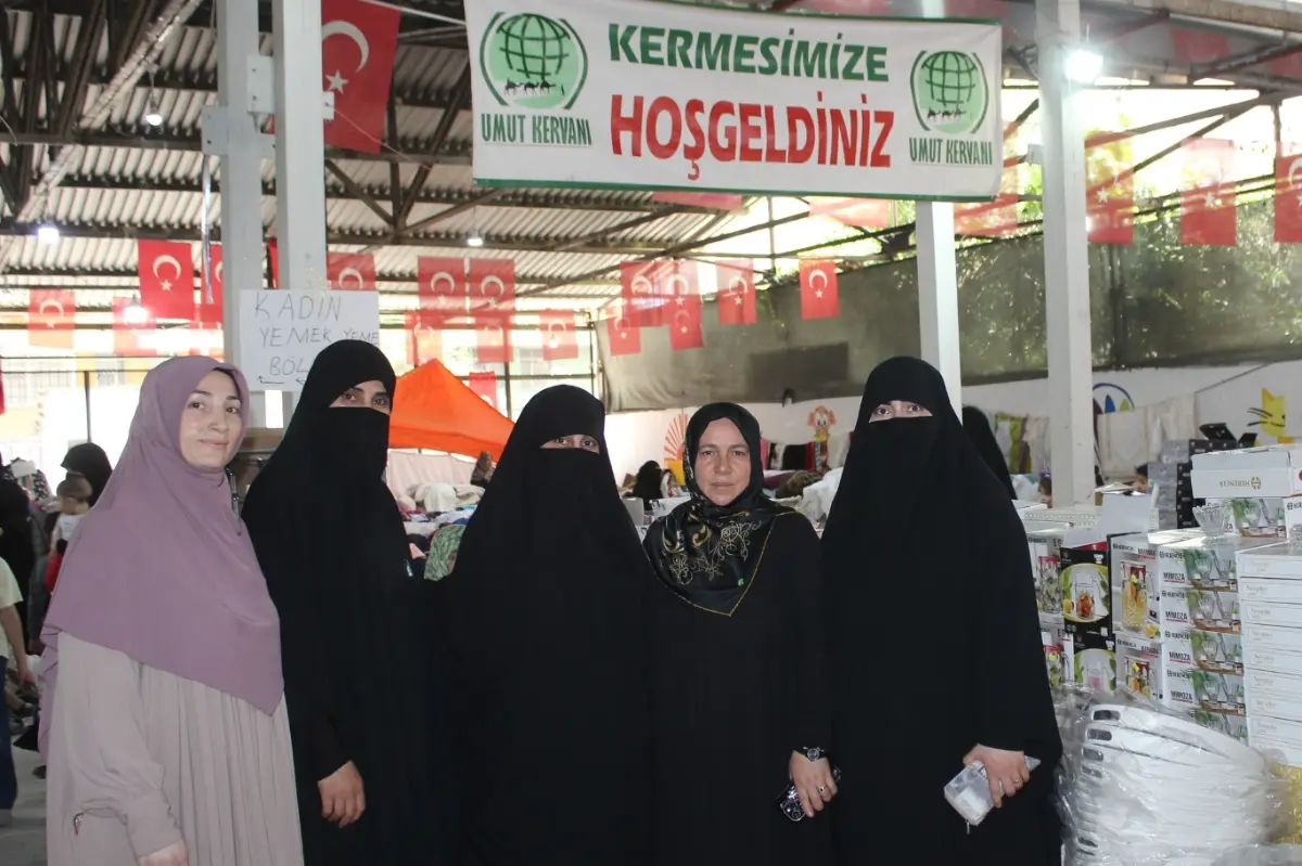 HÜDA PAR Mersin Kadın Kolları'ndan yetimler yararına düzenlenen kermese ziyaret galeri görseli 2