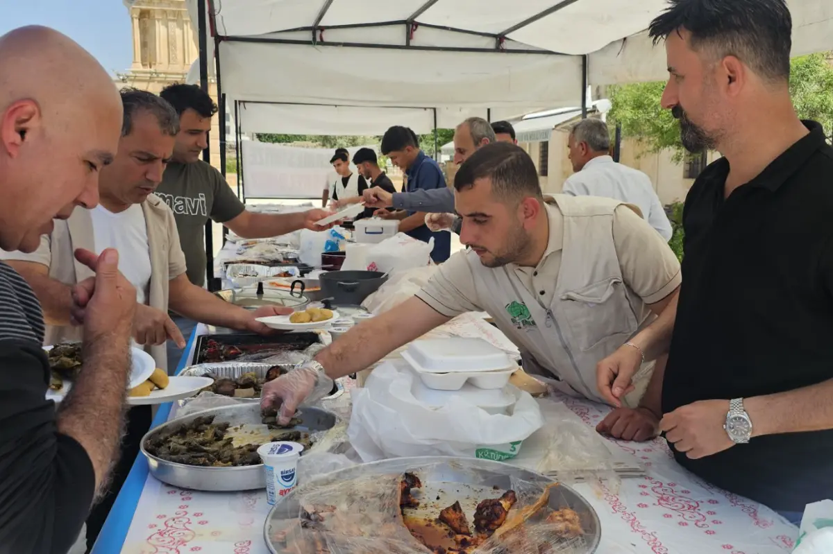 Nusaybin’de yetim ve ihtiyaç sahipleri yararına kermes düzenlendi galeri görseli 4