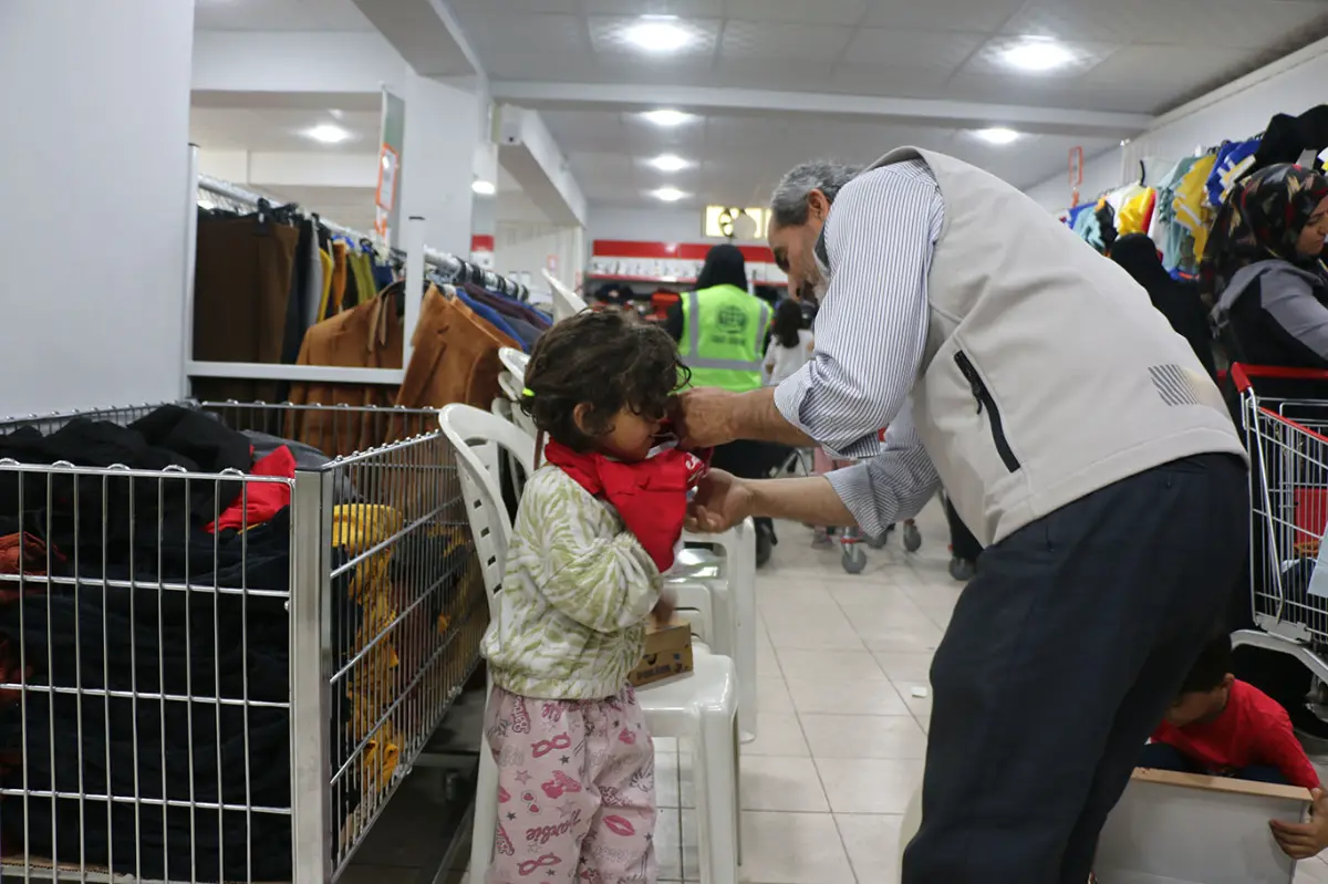 Şanlıurfa’da yetim ve muhtaç ailelere bayramlık desteği galeri görseli 6