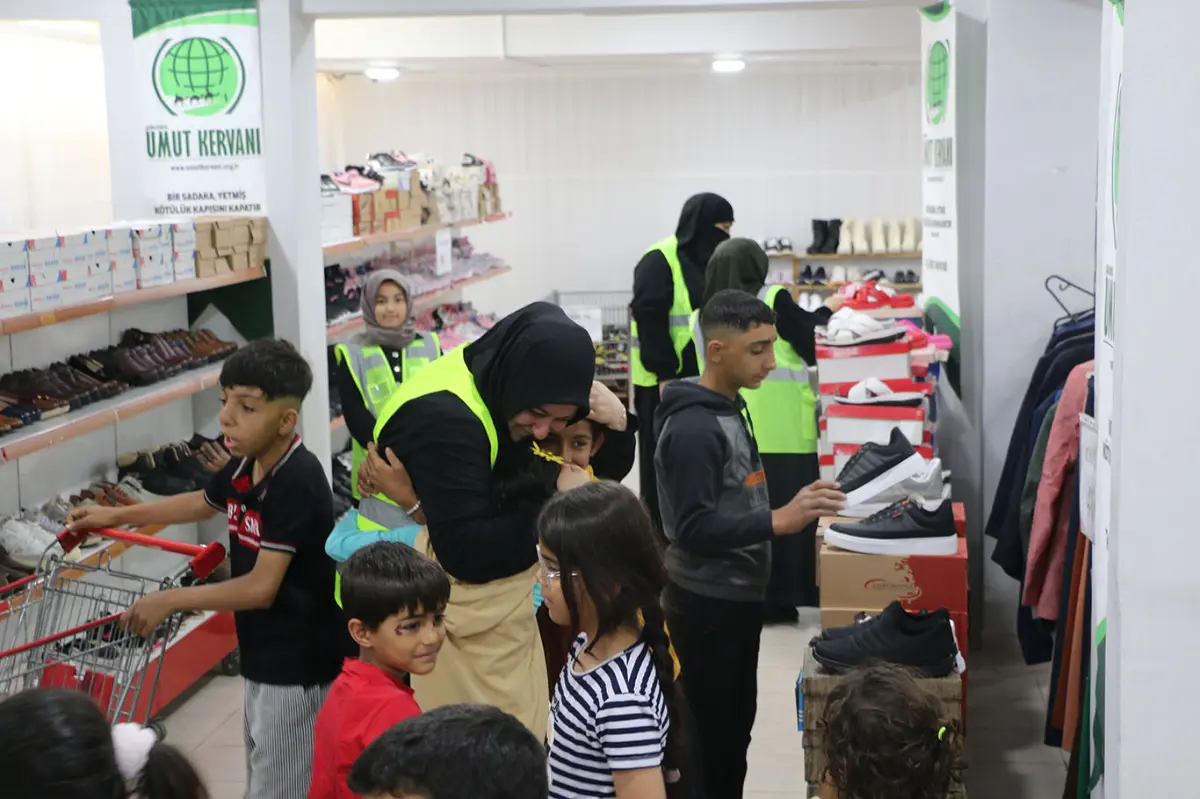 Şanlıurfa’da yetim ve muhtaç ailelere bayramlık desteği galeri görseli 3