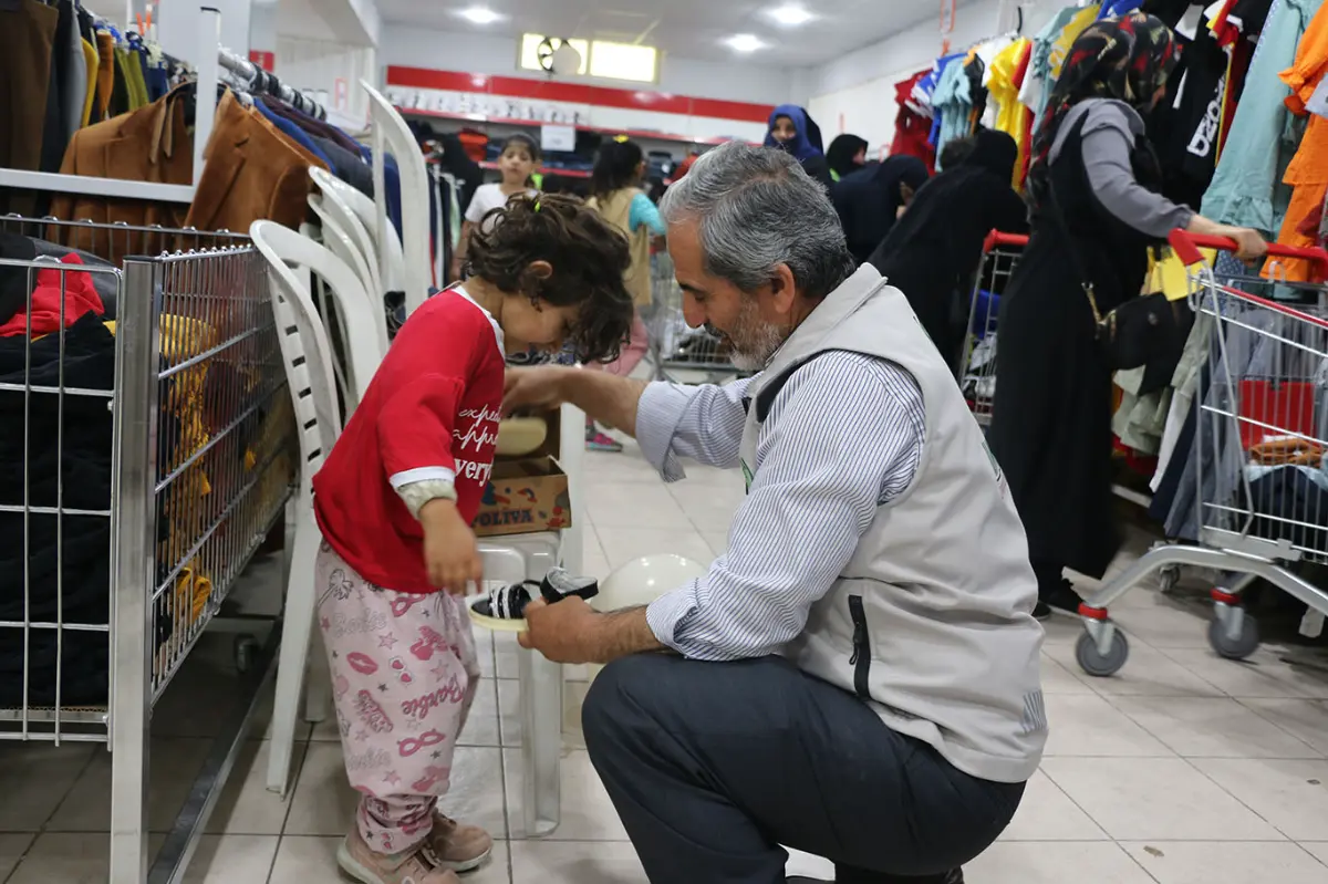 Şanlıurfa’da yetim ve muhtaç ailelere bayramlık desteği galeri görseli 9