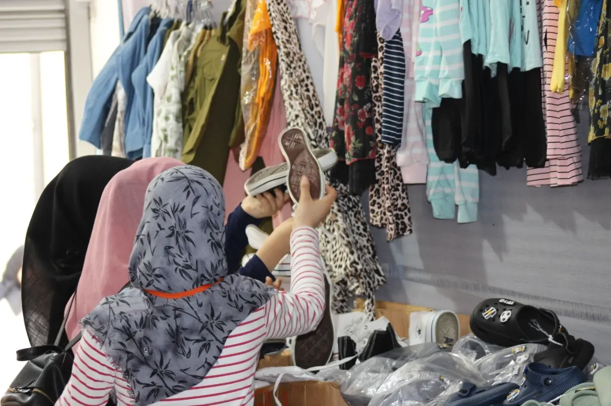 Tarsus'ta yetim ve ihtiyaç sahipleri yararına kermes galeri görseli 1