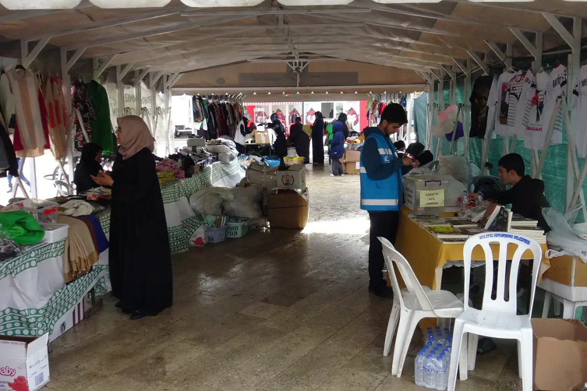 Umut Kervanı'ndan Gazze, yetim ve muhtaç aileler yararına kermes galeri görseli 2