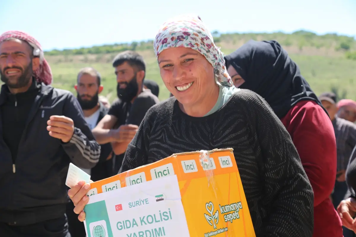 Umut Kervanı'ndan bayram öncesi Suriye'de yardım galeri görseli 6
