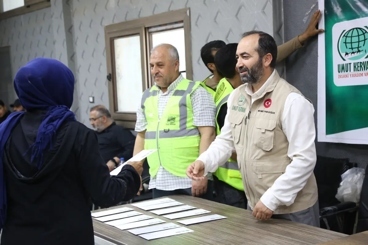 Umut Kervanı'ndan bayram öncesi Suriye'de yardım galeri görseli 12