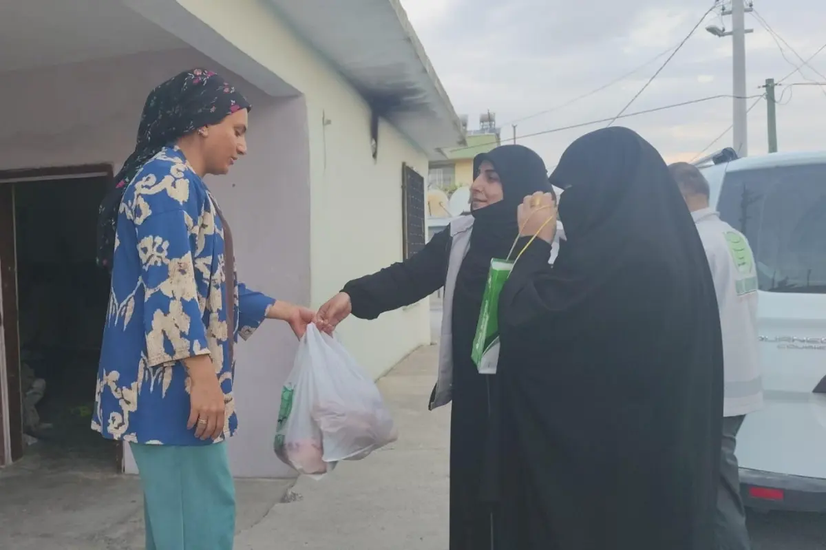 Tarsus Umut Kervanı'ndan muhtaç ailelere kurban eti yardımı galeri görseli 7