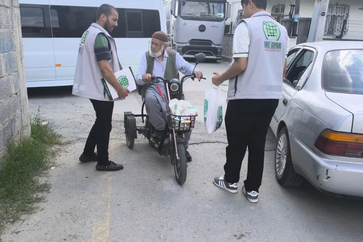 Tarsus Umut Kervanı'ndan muhtaç ailelere kurban eti yardımı galeri görseli 2