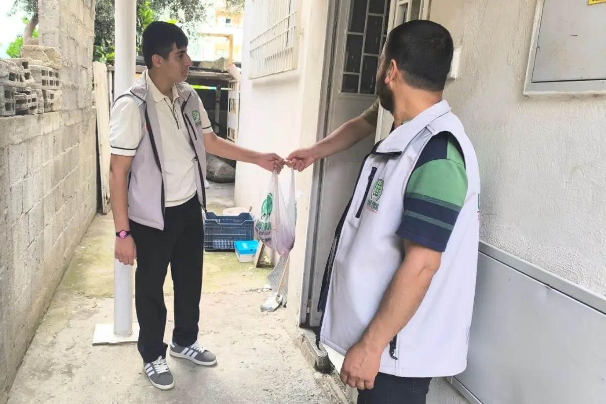 Tarsus Umut Kervanı'ndan muhtaç ailelere kurban eti yardımı galeri görseli 5
