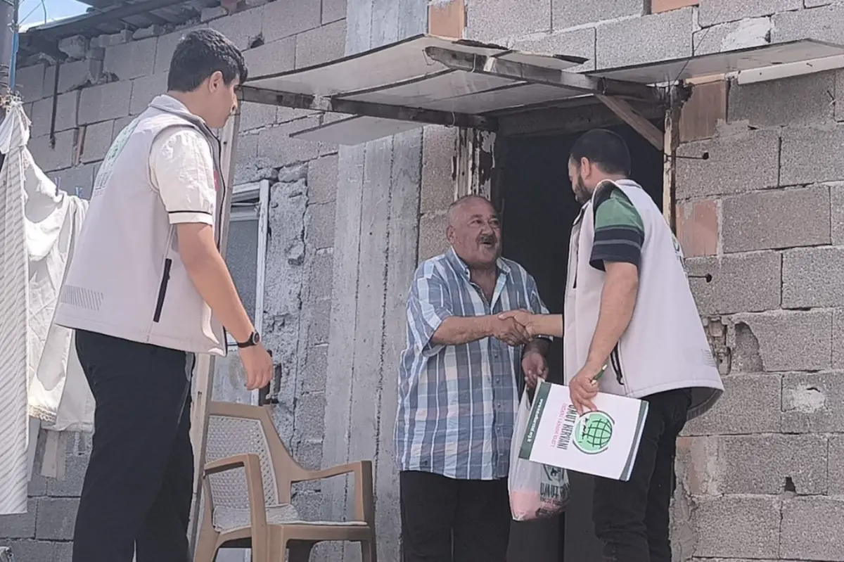 Tarsus Umut Kervanı'ndan muhtaç ailelere kurban eti yardımı galeri görseli 3