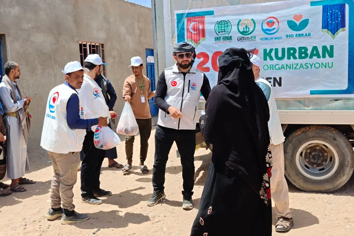 Yardım kuruluşları Yemen'de kurban eti kesimine başladı galeri görseli 3