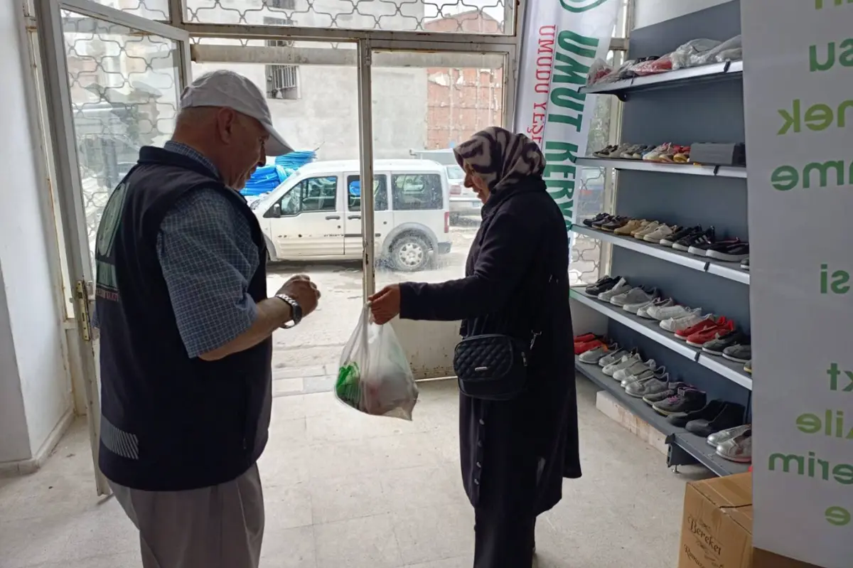 Umut Kervanı'ndan Malatya'da yüzlerce aileye kurban eti galeri görseli 6