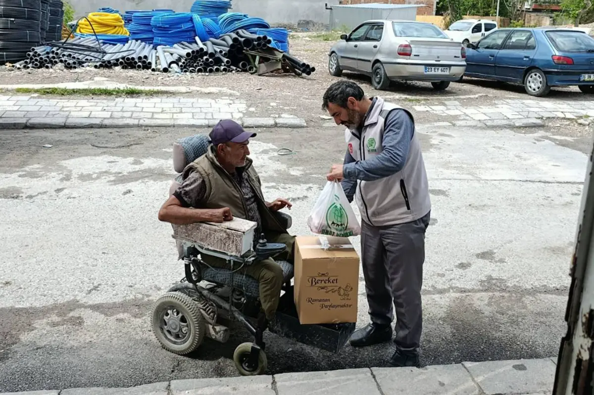 Umut Kervanı'ndan Malatya'da yüzlerce aileye kurban eti galeri görseli 3