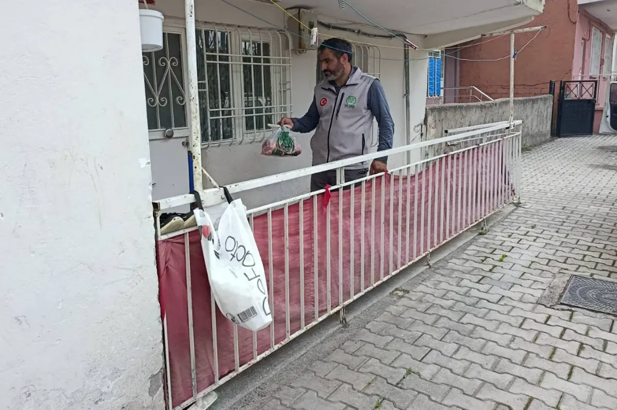 Umut Kervanı'ndan Malatya'da yüzlerce aileye kurban eti galeri görseli 1