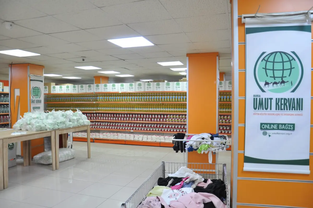 Bursa Umut Kervanı sosyal market projesiyle yüzlerce ailenin ihtiyacını karşıladı galeri görseli 5
