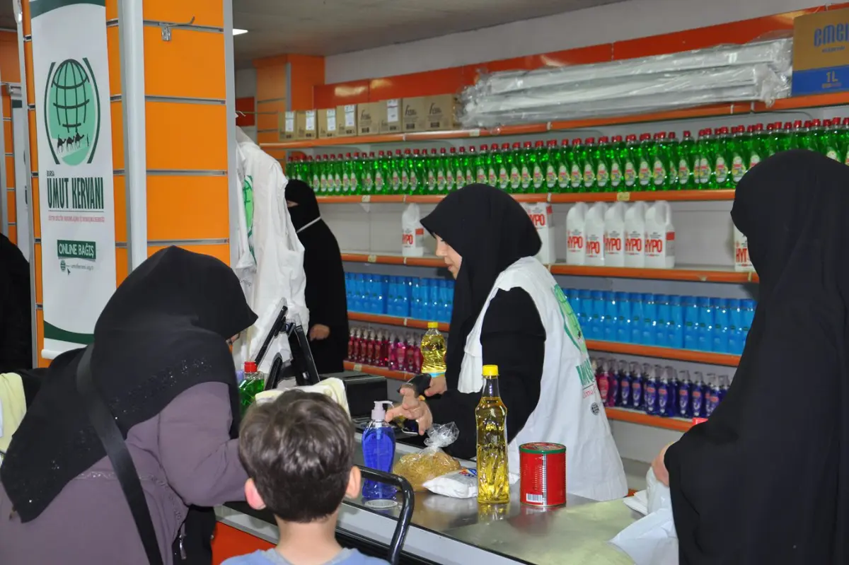 Bursa Umut Kervanı sosyal market projesiyle yüzlerce ailenin ihtiyacını karşıladı galeri görseli 10
