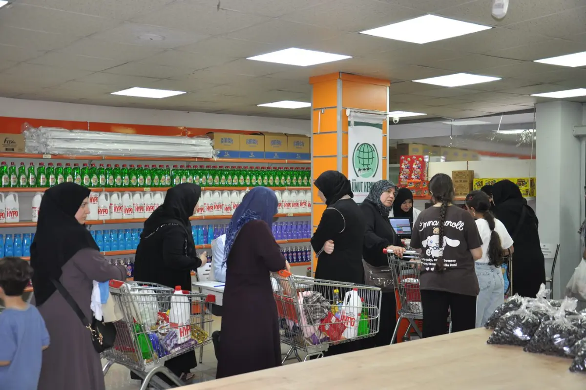 Bursa Umut Kervanı sosyal market projesiyle yüzlerce ailenin ihtiyacını karşıladı galeri görseli 6