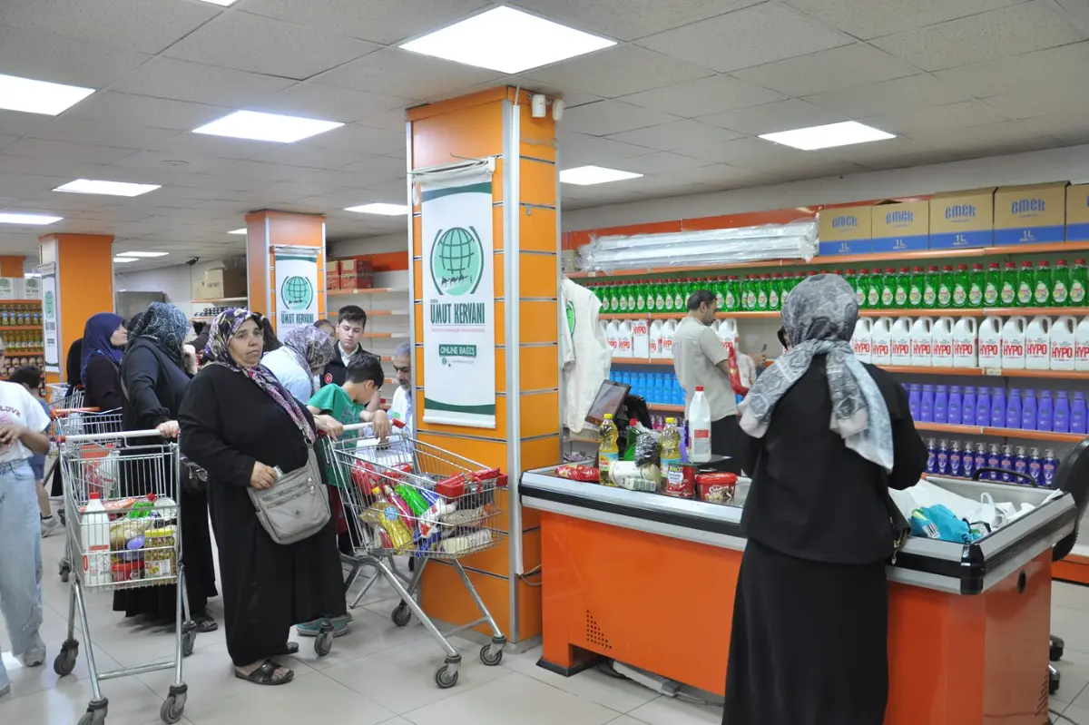 Bursa Umut Kervanı sosyal market projesiyle yüzlerce ailenin ihtiyacını karşıladı galeri görseli 3
