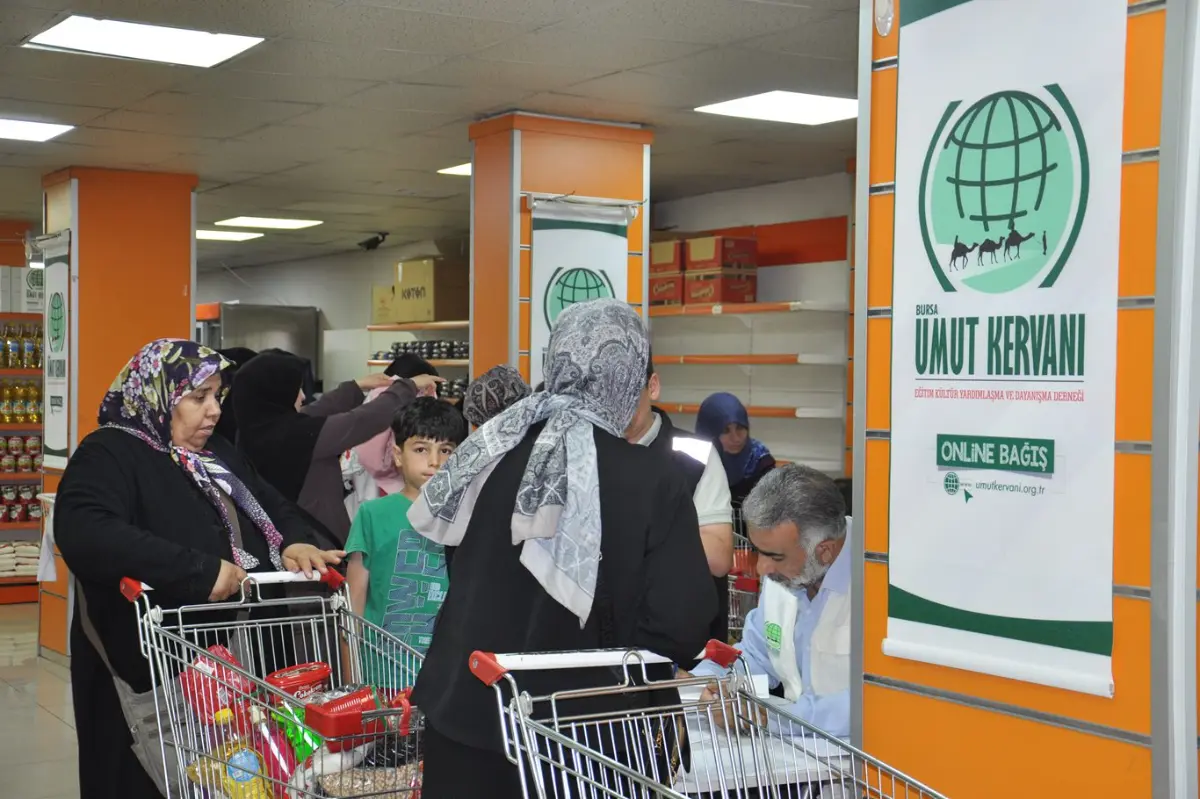 Bursa Umut Kervanı sosyal market projesiyle yüzlerce ailenin ihtiyacını karşıladı galeri görseli 14