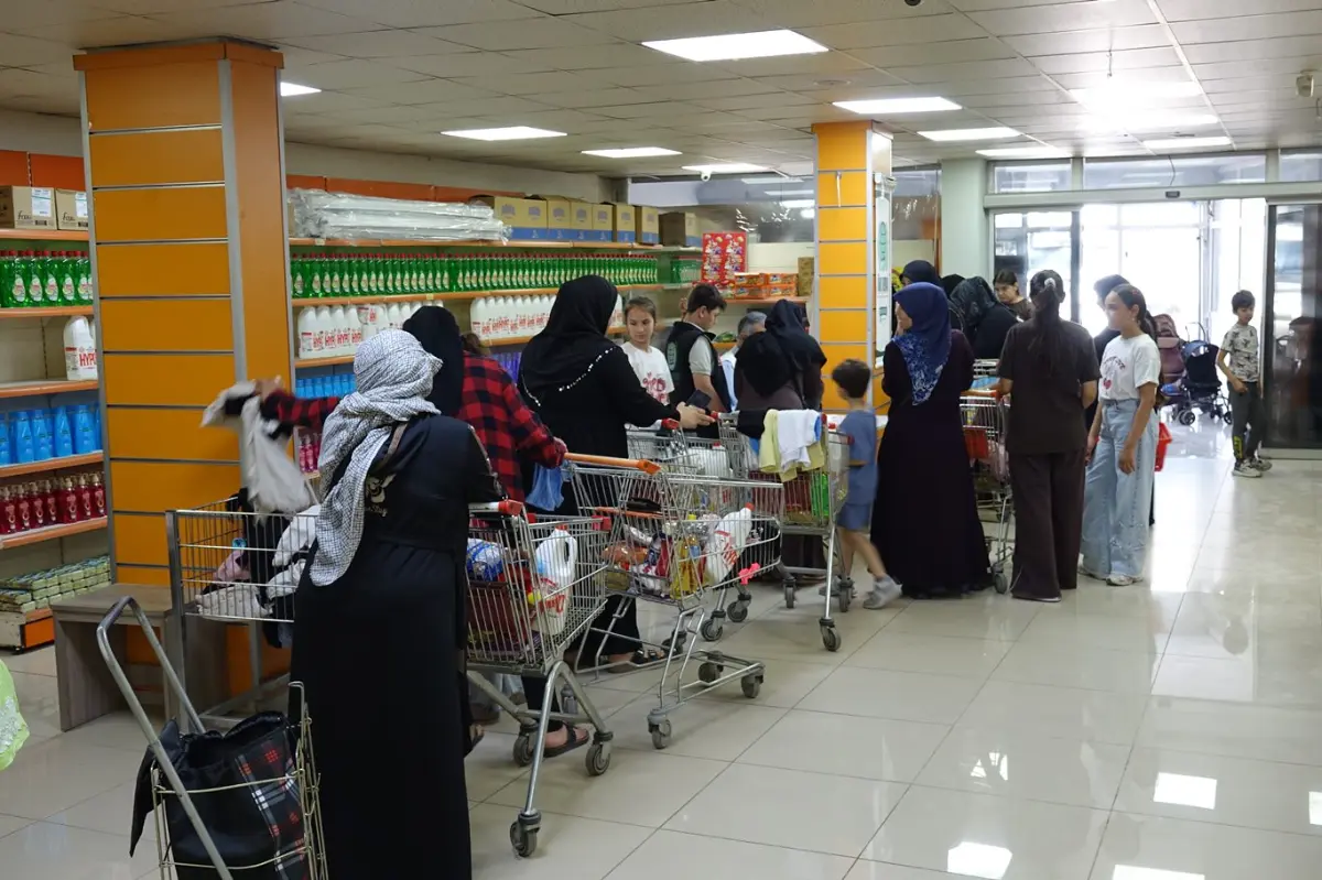 Bursa Umut Kervanı sosyal market projesiyle yüzlerce ailenin ihtiyacını karşıladı galeri görseli 1