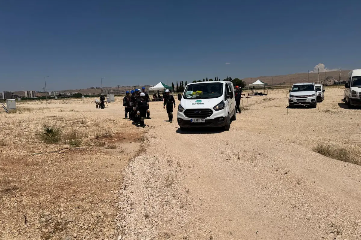 Şanlıurfa Umut Kervanı Arama Kurtarma Ekibi akreditasyon almaya hak kazandı galeri görseli 6