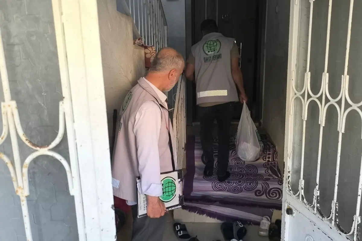 Tarsus Umut Kervanı'ndan ihtiyaç sahibi ailelere gıda yardımı galeri görseli 1
