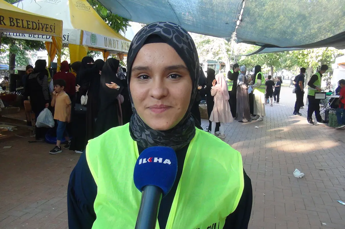 Kermeste gönüllü olarak çalışan kadınlar: Amacımız hiçbir maddi karşılık beklemeden Allah'ın rızasını kazanmak galeri görseli 1
