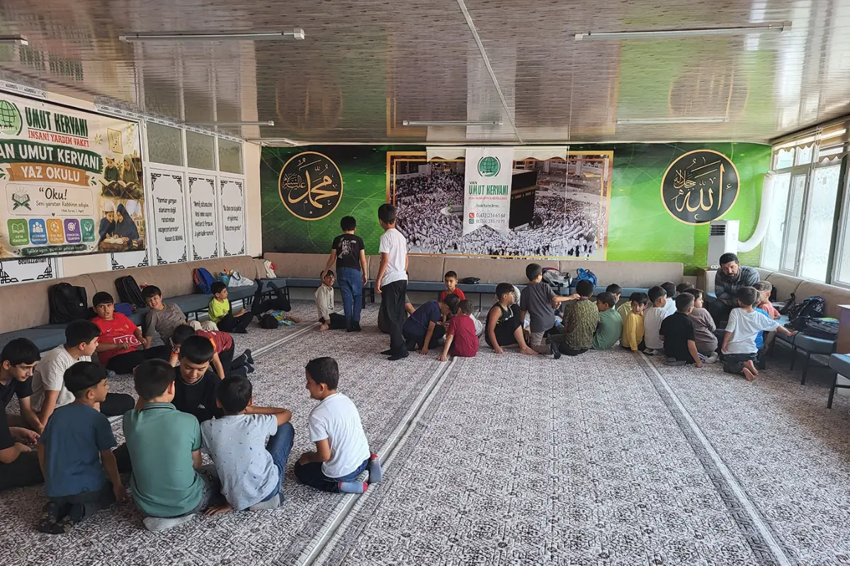 Van Umut Kervanı Yaz Okulu yoğun ilgi görüyor galeri görseli 11