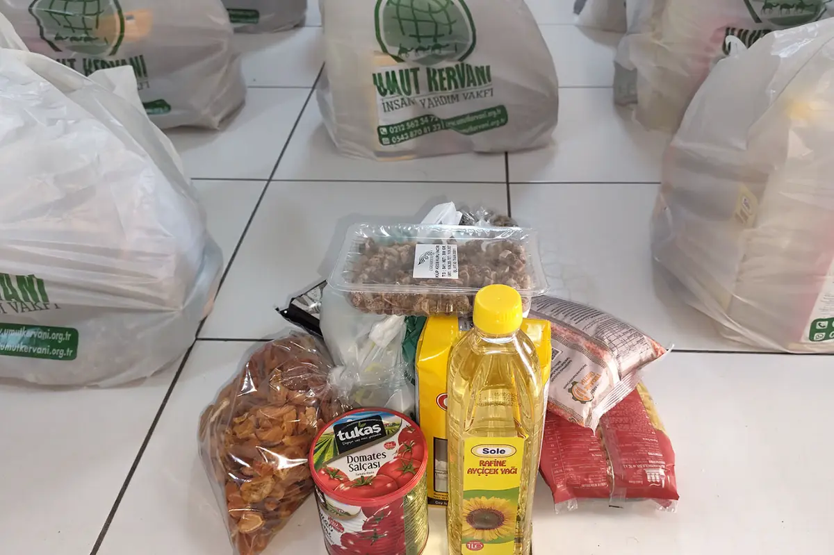 Konya Umut Kervanından yetim ve muhtaç ailelere yardım galeri görseli 3