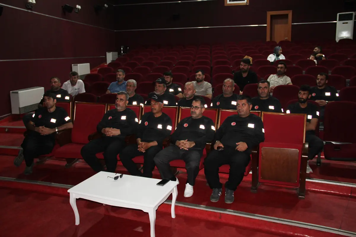 Umut Kervanı Arama Kurtarma ekibine 2 günlük ilk yardım eğitimi galeri görseli 8