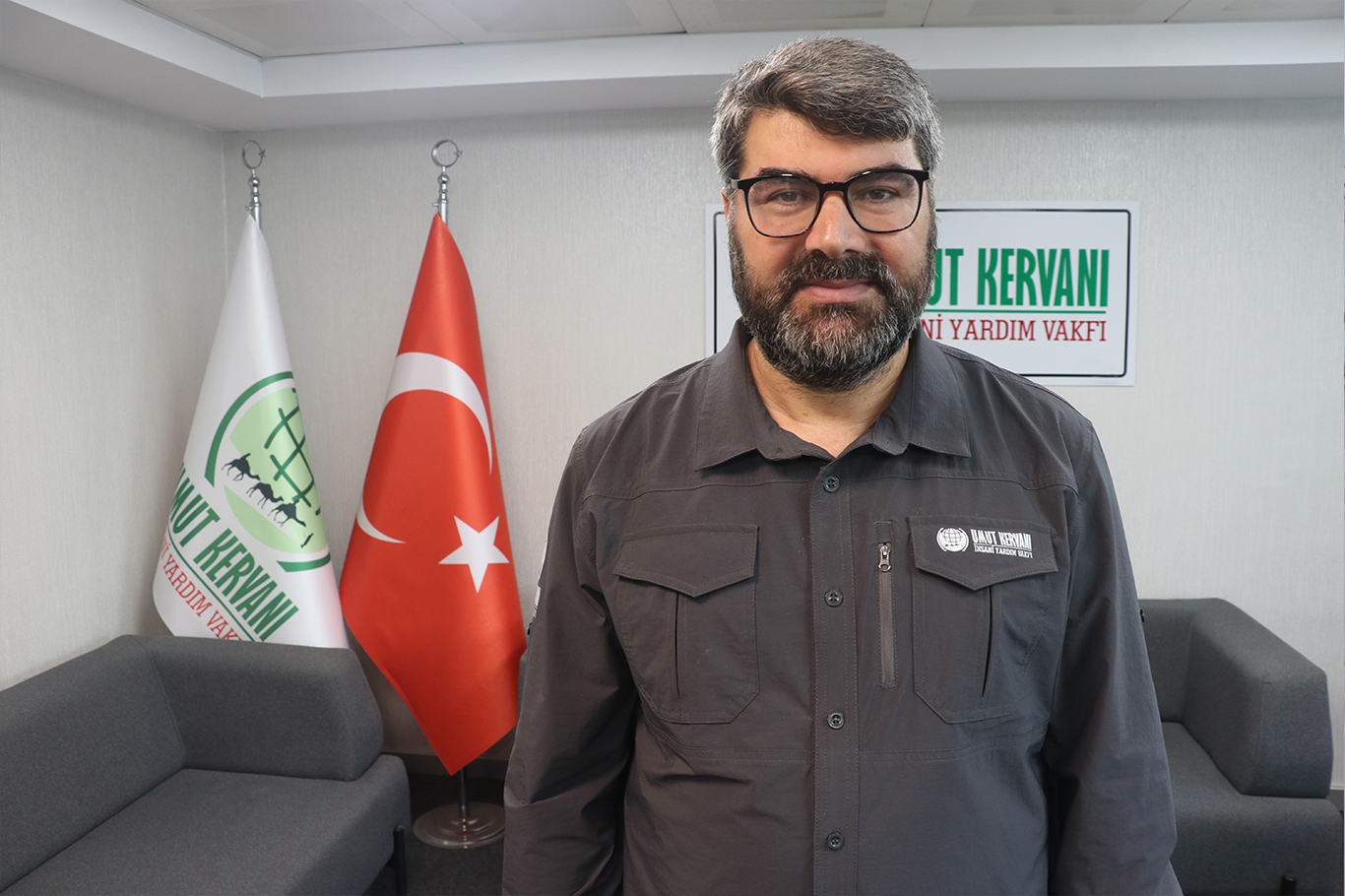 Umut Kervanı'ndan eğitime destek: On binlerce öğrenciye kırtasiye yardımı yapılacak galeri görseli 3