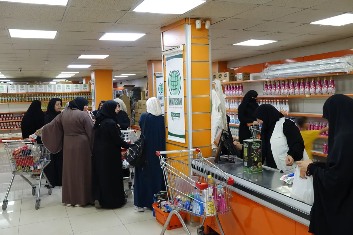 Umut Kervanı Bursa'da yüzlerce aileye gıda ve nakdi yardımında bulundu galeri görseli 4