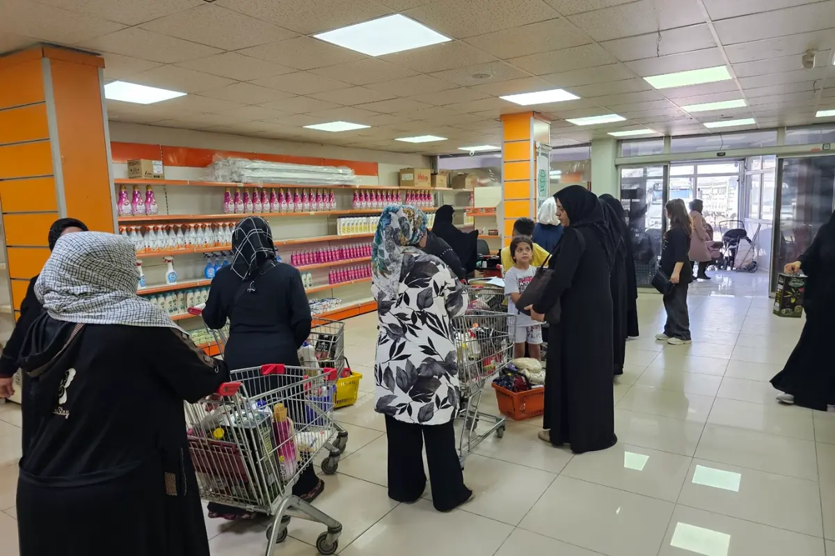 Umut Kervanı Bursa'da yüzlerce aileye gıda ve nakdi yardımında bulundu galeri görseli 2