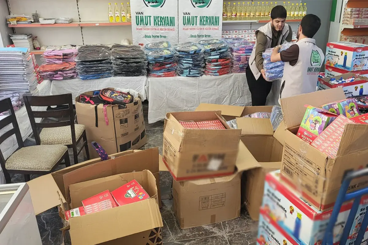 Umut Kervanı Van’da yüzlerce öğrenciye kırtasiye yardımı yapacak galeri görseli 3