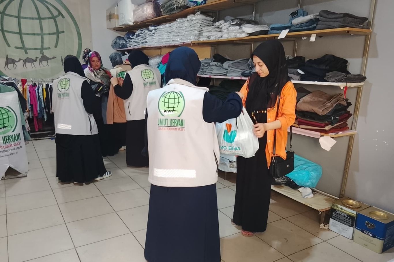 Tarsus'ta ihtiyaç sahiplerine destek galeri görseli 4