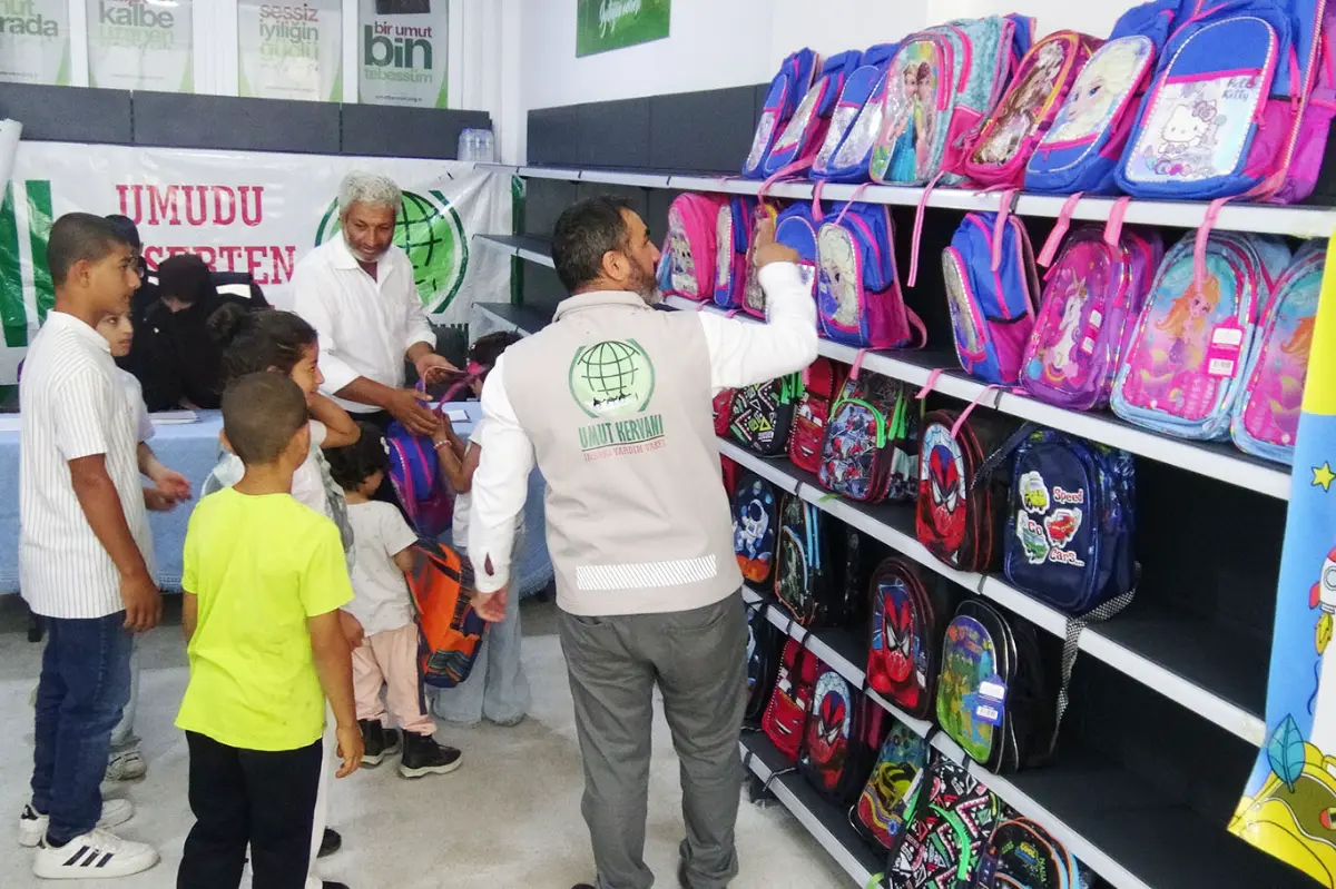 Umut Kervanından Malatya'daki öğrencilere kırtasiye yardımı galeri görseli 8