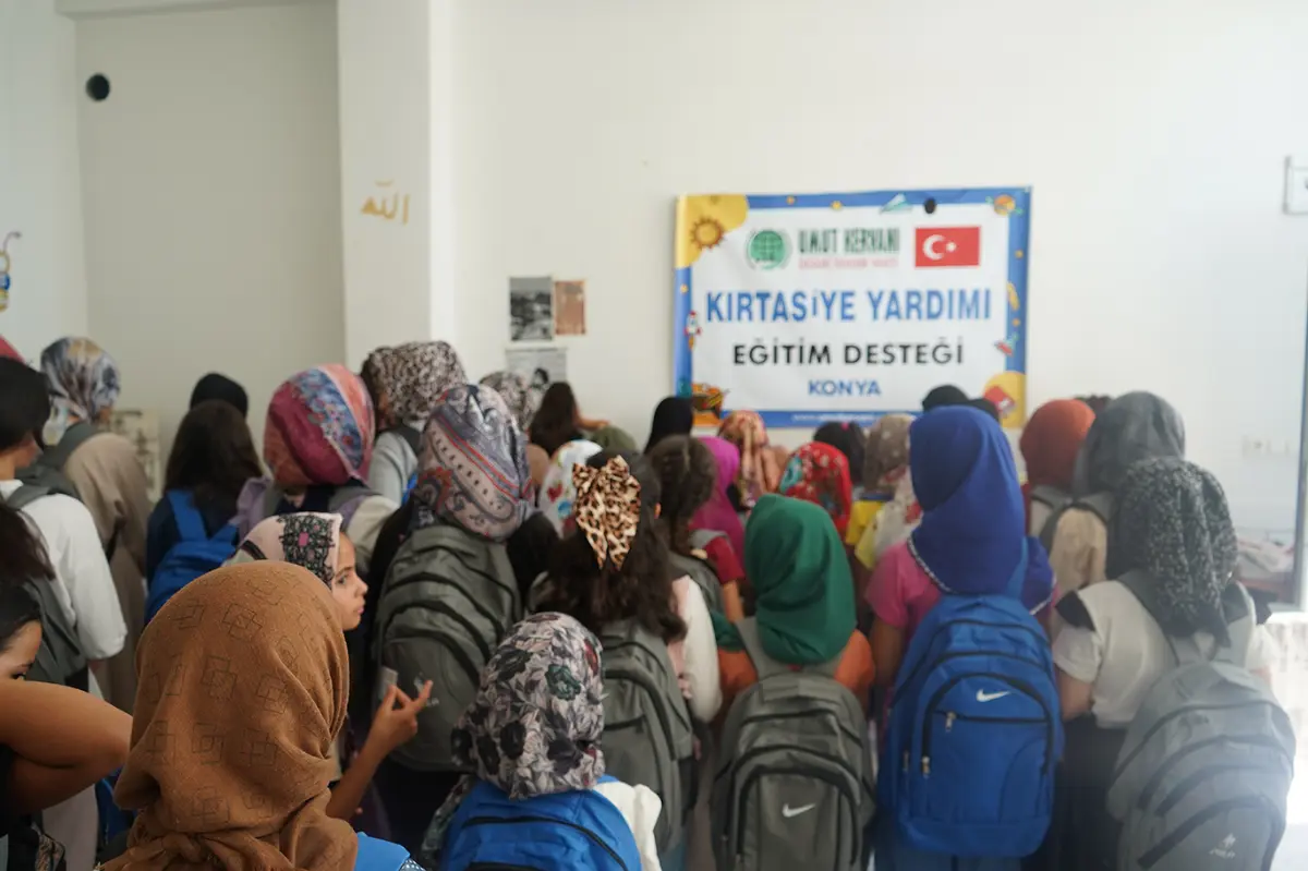 Konya Umut Kervanı’ndan yetim ve muhtaç ailelerin çocuklarına eğitim desteği galeri görseli 5