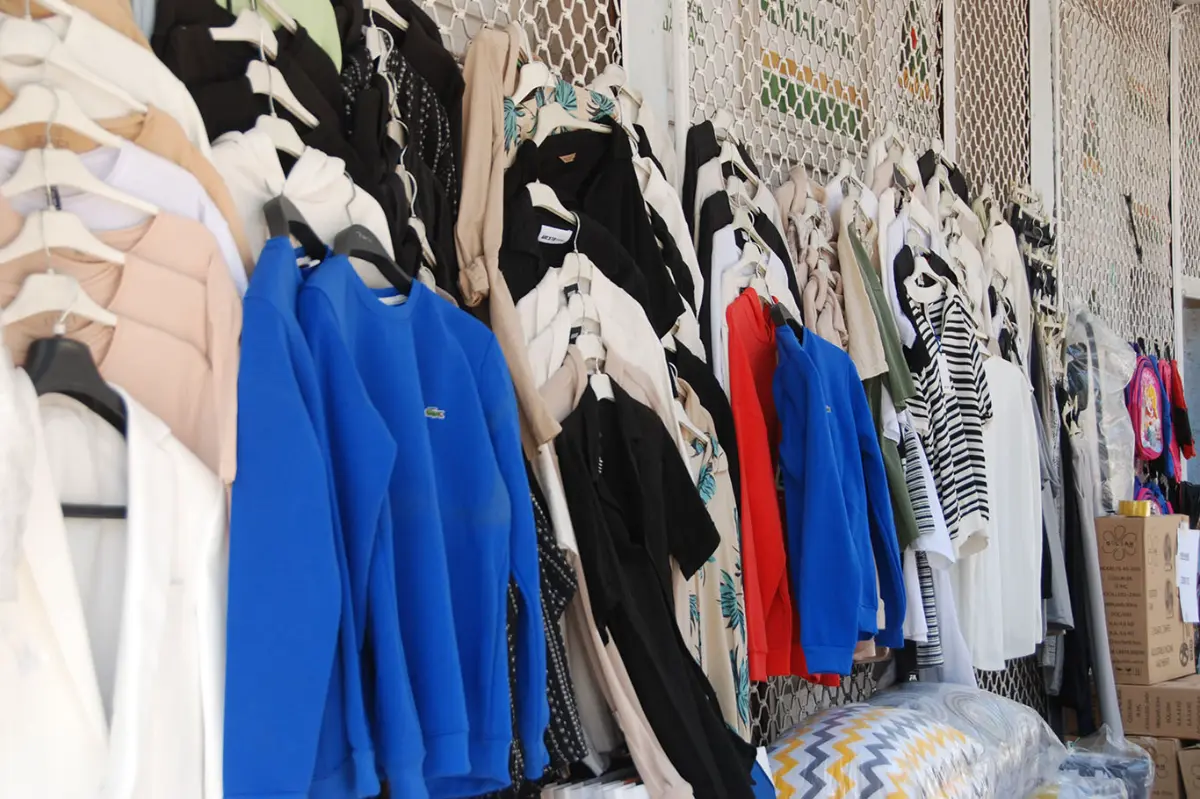 İzmir Umut Kervanı'ndan ihtiyaç sahipleri yararına kermes galeri görseli 2