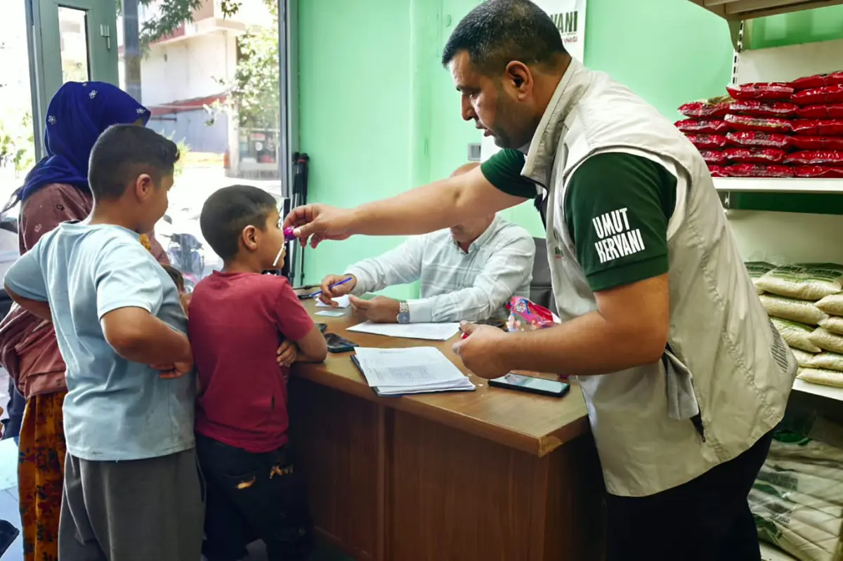 Umut Kervanı’ndan Siverek’te öğrencilere kırtasiye desteği galeri görseli 3