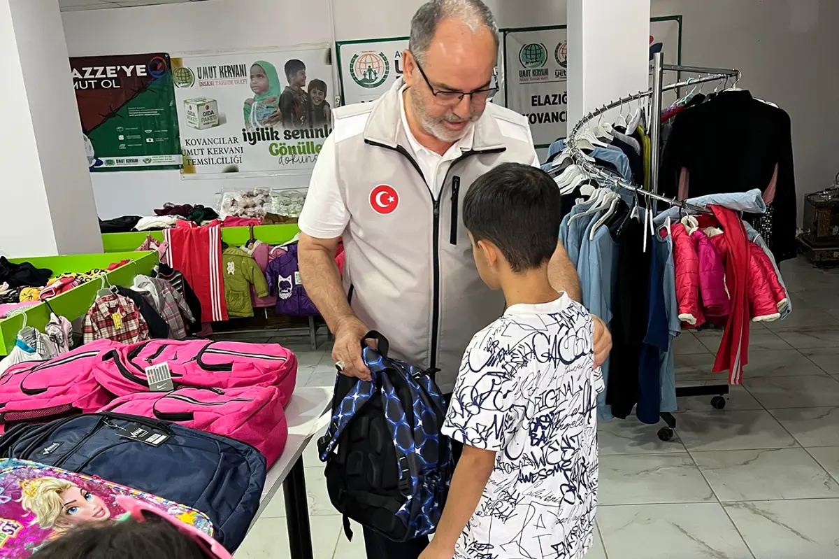 Umut Kervanından Kovancılar'da ihtiyaç sahibi ailelere destek galeri görseli 1