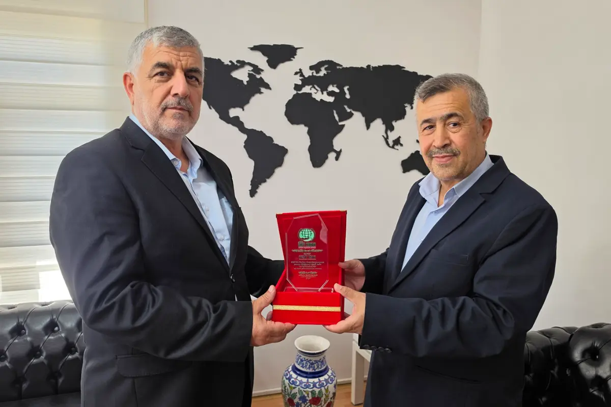 Ankara Umut Kervanı'ndan gönüllülerine teşekkür plaketi galeri görseli 3