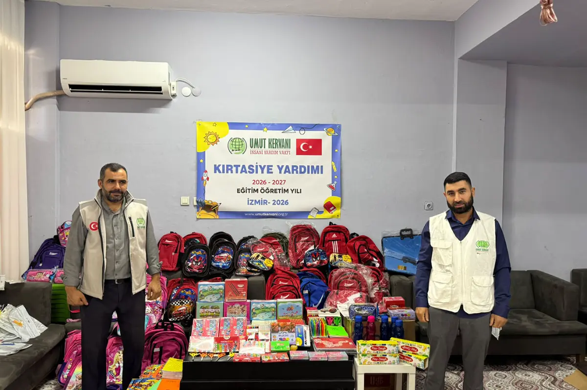 İzmir Umut Kervanı’ndan ihtiyaç sahibi öğrencilere kırtasiye desteği galeri görseli 3