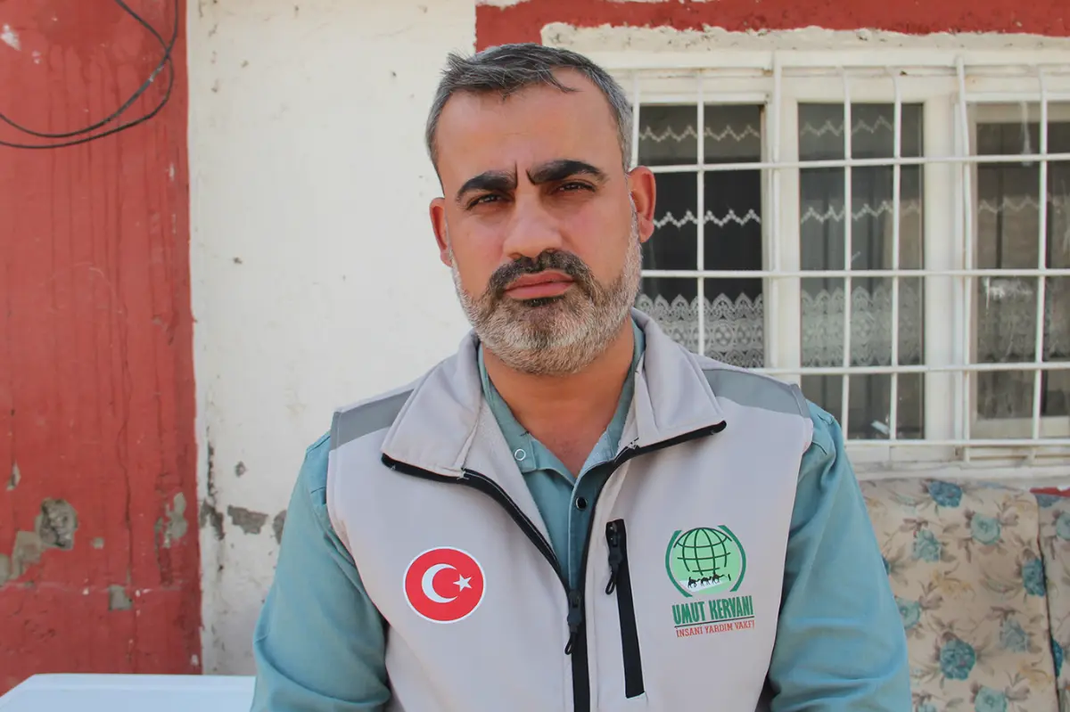 Umut Kervanı, evi yanan aileye ev eşyası ve gıda yardımında bulundu galeri görseli 5