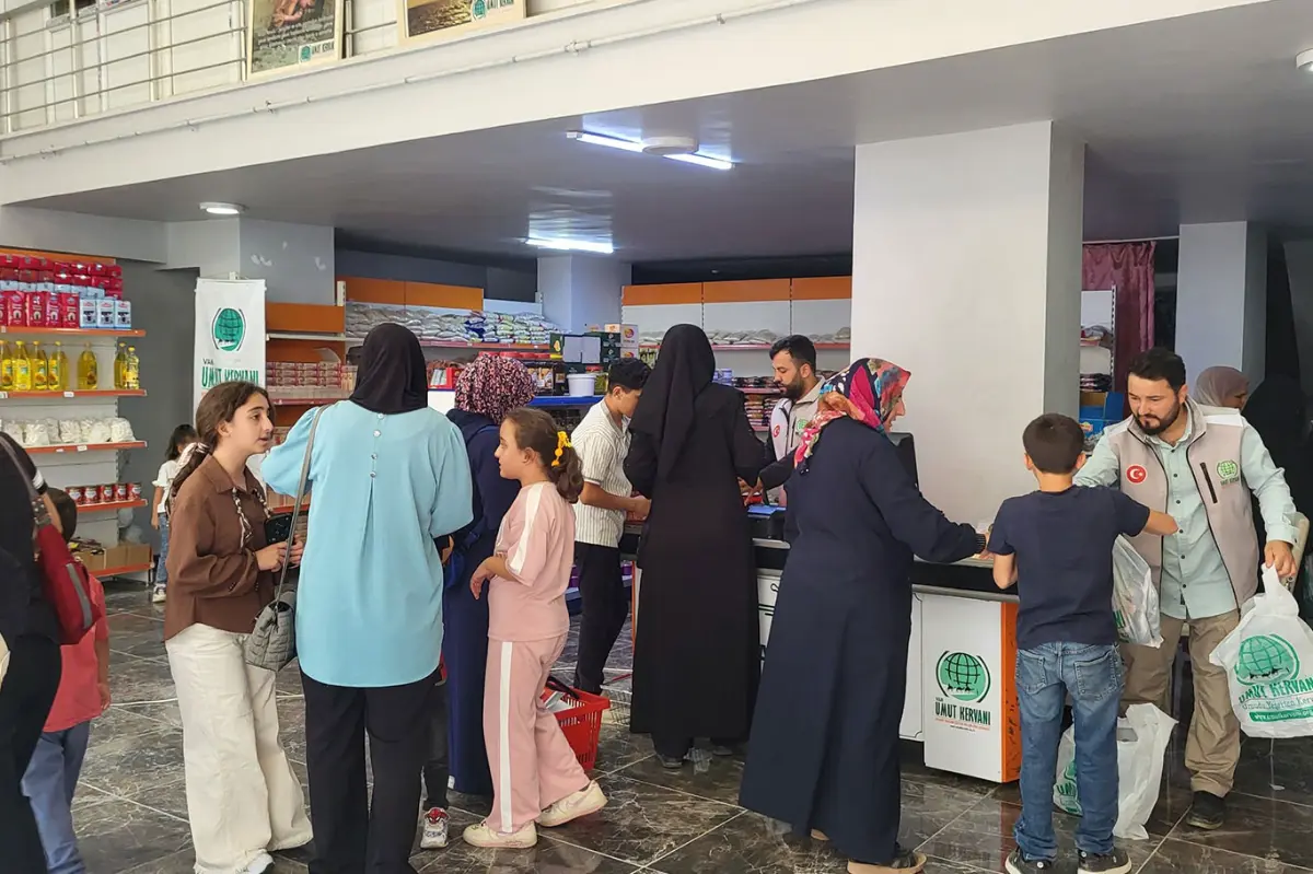 Umut Kervanı'ndan Van'daki ihtiyaç sahibi ailelere aylık destek galeri görseli 5