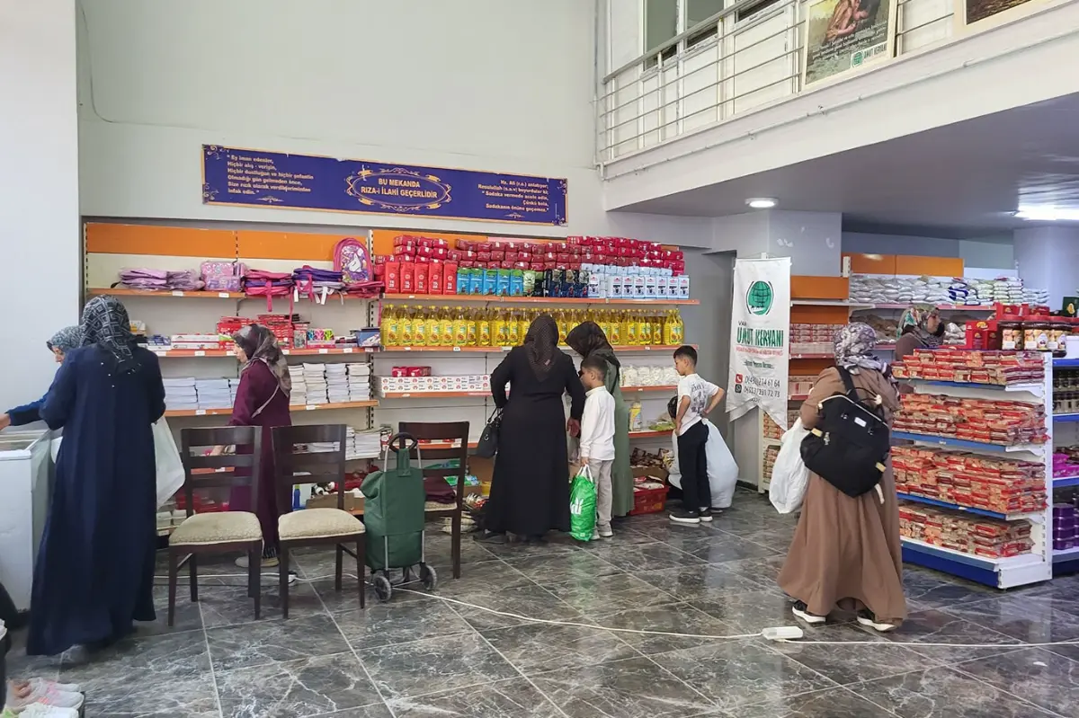 Umut Kervanı'ndan Van'daki ihtiyaç sahibi ailelere aylık destek galeri görseli 1