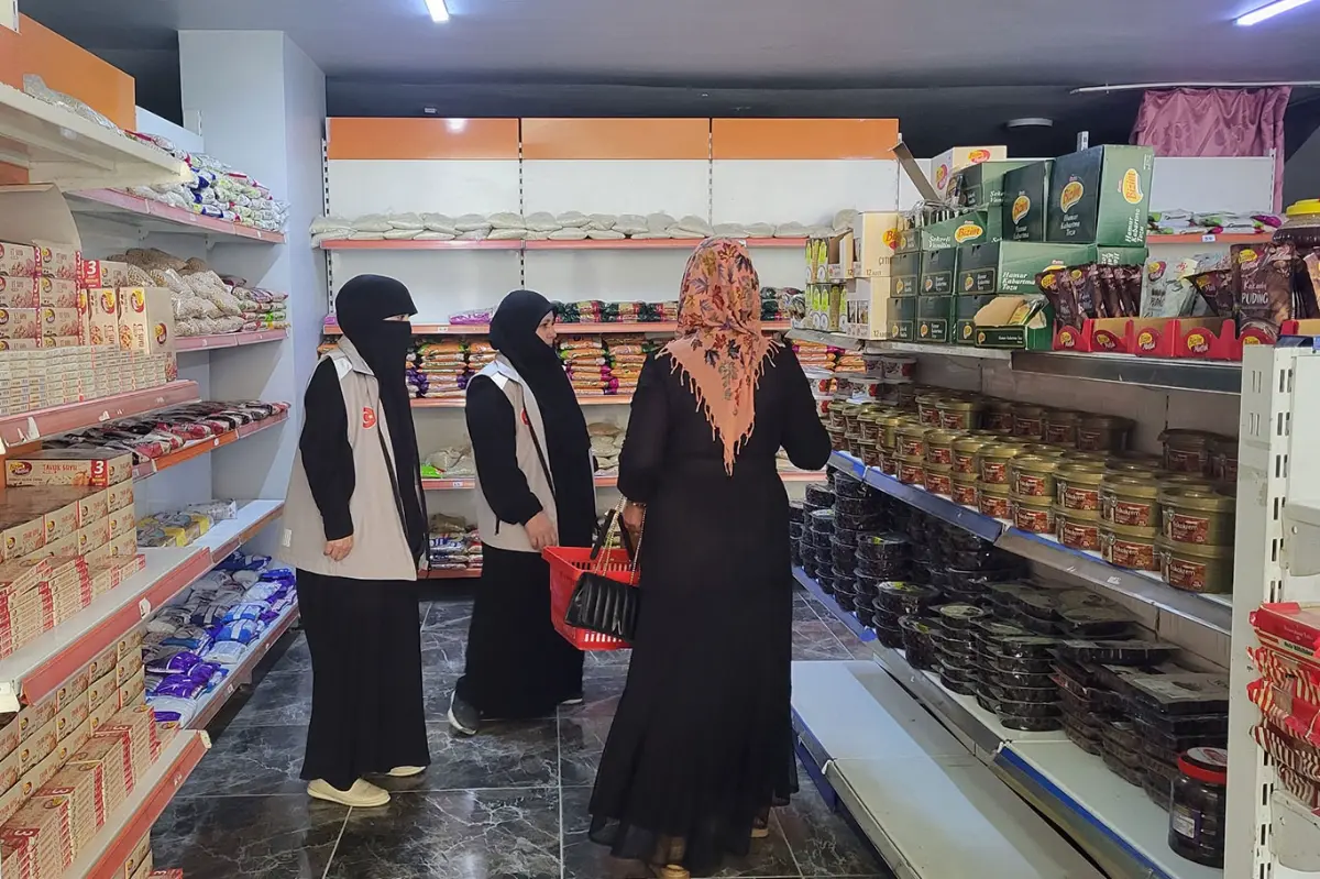 Umut Kervanı'ndan Van'daki ihtiyaç sahibi ailelere aylık destek galeri görseli 3