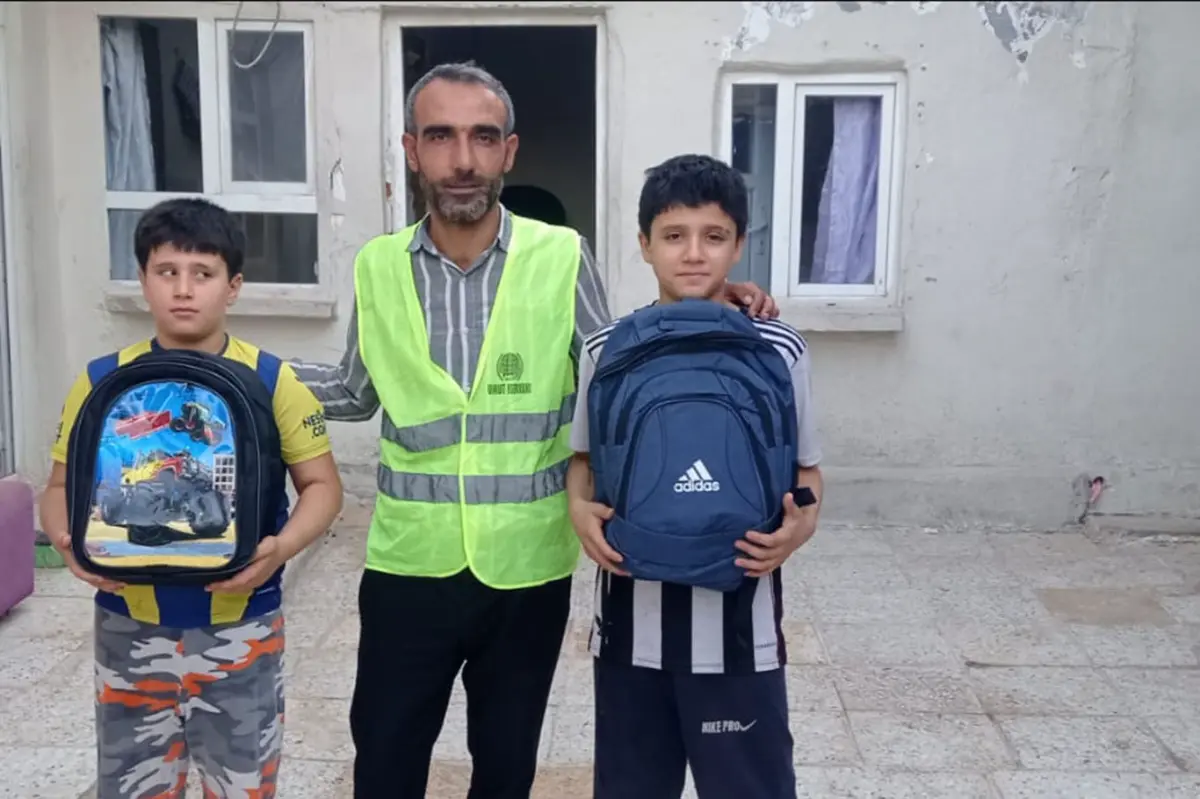 Şanlıurfa'da ihtiyaç sahibi öğrencilere kırtasiye ve çanta desteği galeri görseli 2