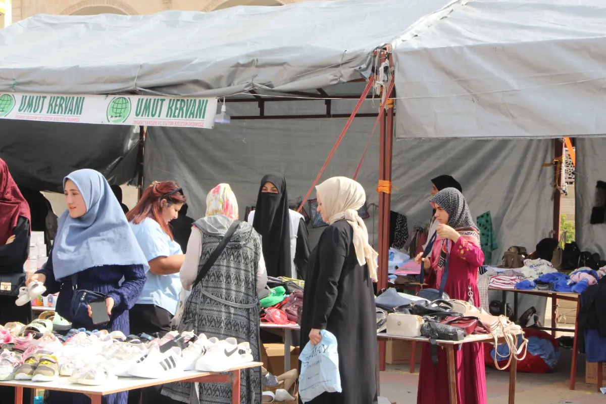 Umut Kervanı Kızıltepe’den ihtiyaç sahiplerine yönelik kermes galeri görseli 8