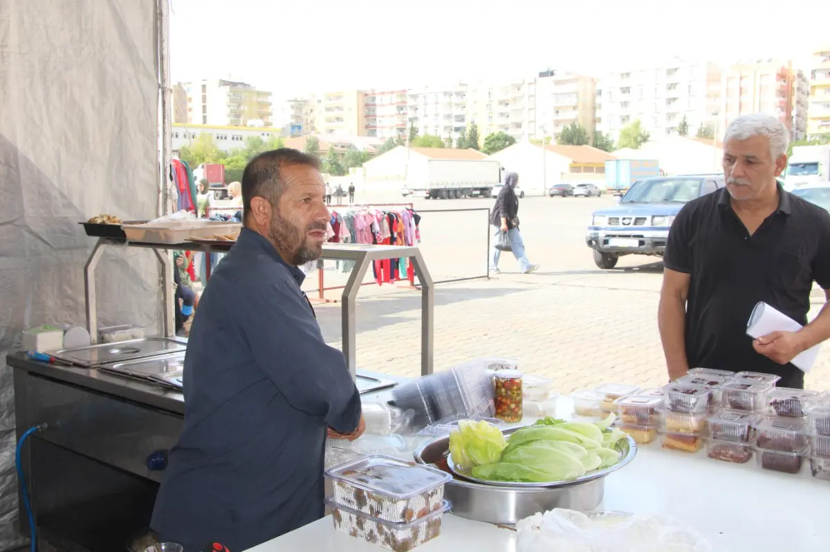 Umut Kervanı Kızıltepe’den ihtiyaç sahiplerine yönelik kermes galeri görseli 14