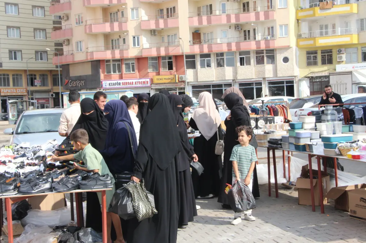 Umut Kervanı Kızıltepe’den ihtiyaç sahiplerine yönelik kermes galeri görseli 1